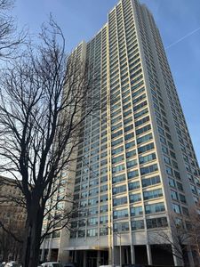 1700 E 56th St APT 3201, Chicago, IL, 60637