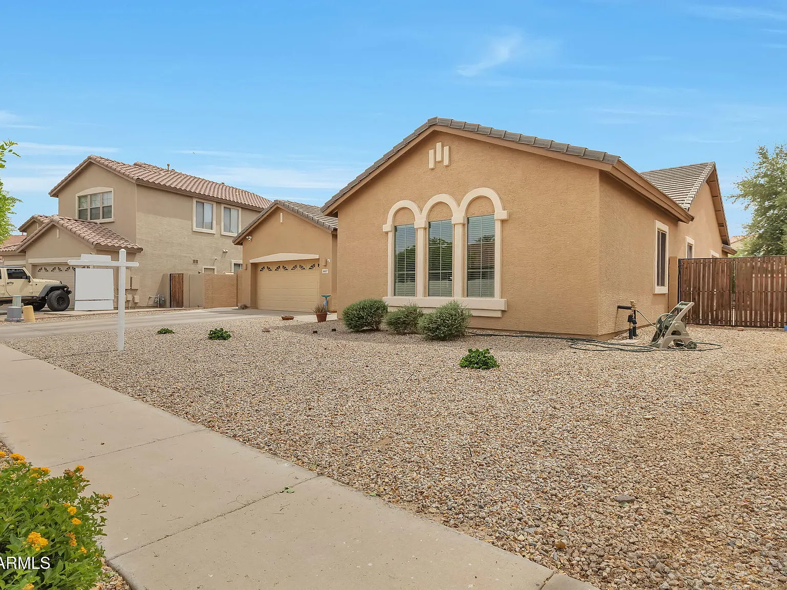 4 bed, 2.0 bath, 2628 sqft, $3,000 — Photo 2