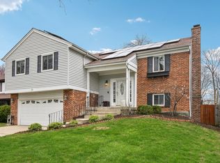 25 Manchester Ln, Vernon Hills, IL