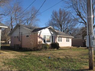 610 High St, Mountain Grove, MO 65711
