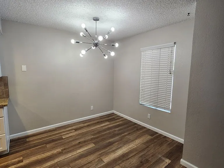 1744 Longbranch Ave — Photo 5
