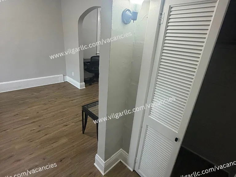 4856 Magoun Ave — Photo 14