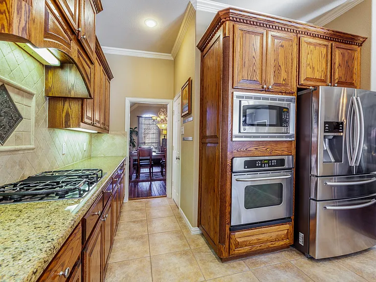 920 Fannin Dr — Photo 5