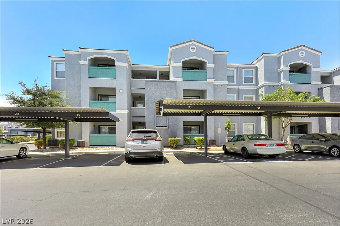 1 bed, 1.0 bath, 776 sqft, $1,350 — Photo 1