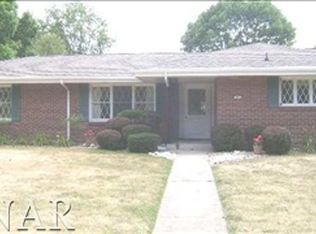 1915 E Washington St, Bloomington, IL 61701