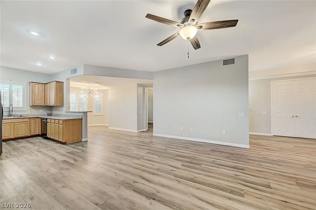 2 bed, 2.0 bath, 1430 sqft, $1,700 — Photo 4
