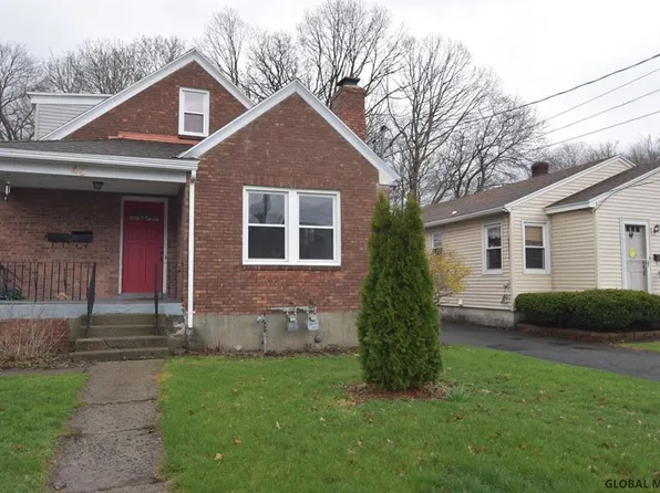 45 Holmes Ct, Albany, NY 12209