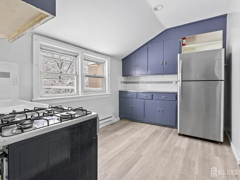 211 N 13th St #3 — Photo 5