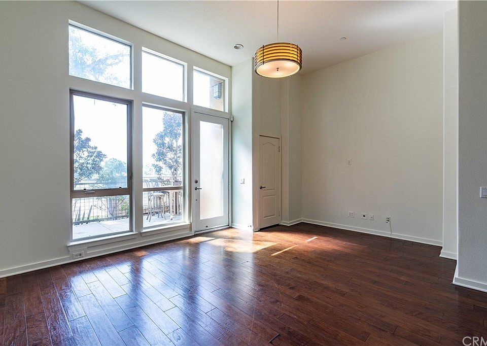 1st image of 5514 W 149th Pl Unit 14