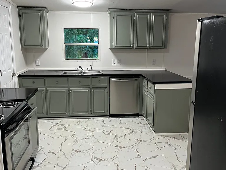 Garden Lake Dr — Photo 6