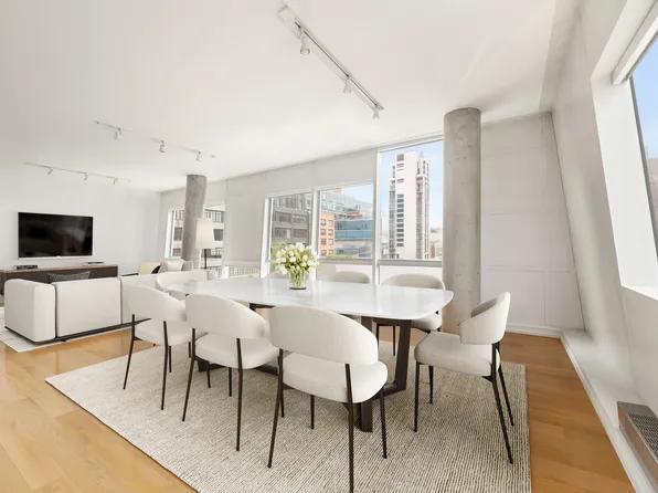 245 Tenth Avenue 5W image 3 of 8