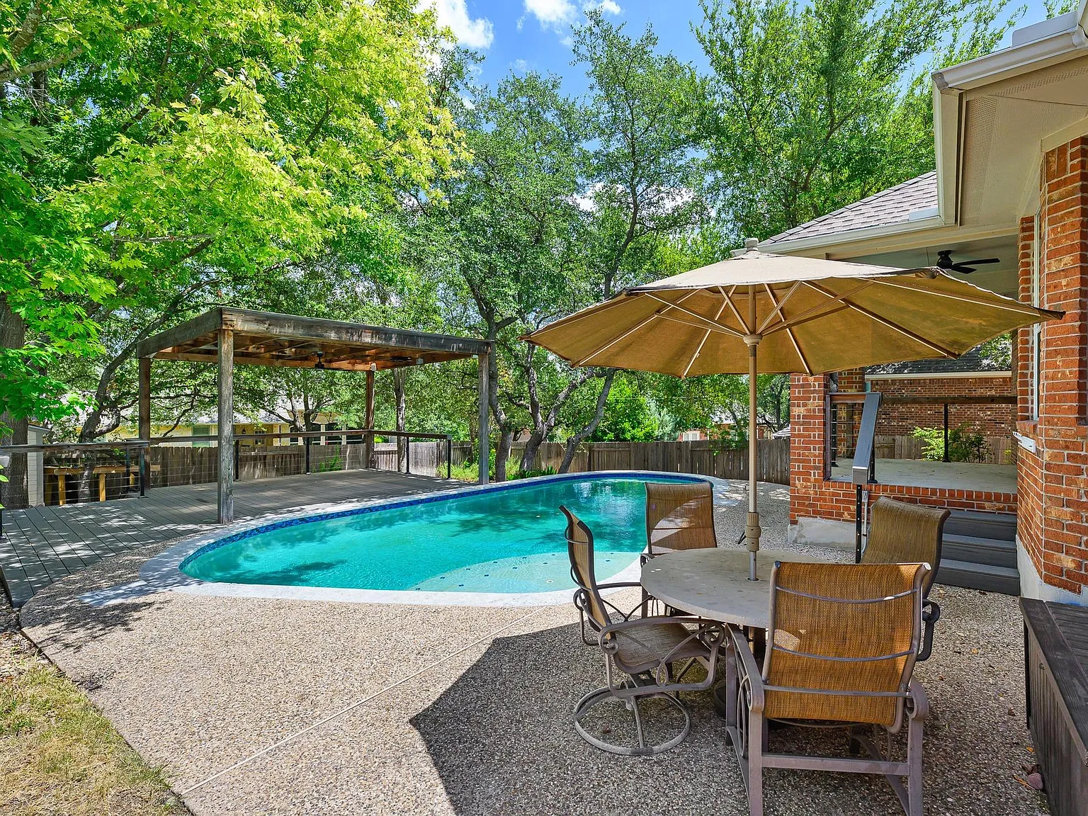 4 bed, 2.0 bath, 1975 sqft, $3,299 — Photo 1