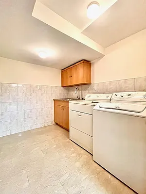 Rented by Parlor Real Estate Corp | media 11