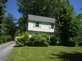 1961 Wyandotte Dr, Euclid, OH 44117