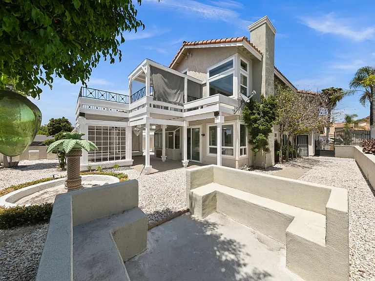 1068 Pacific Hill St — Photo 33