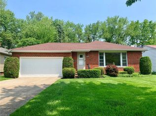 6461 Longridge Rd, Mayfield Heights, OH 44124