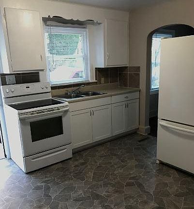 5th image of 712 30th St NW