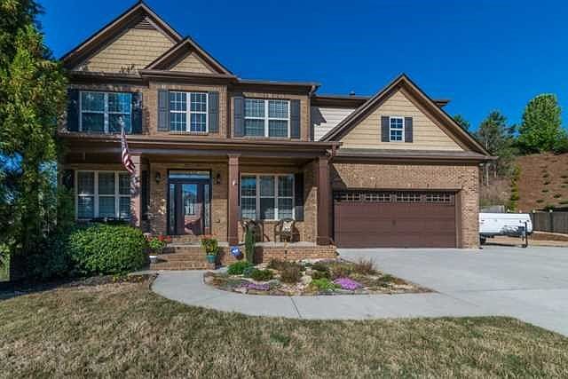2nd image of 890 Crescent Ridge Dr