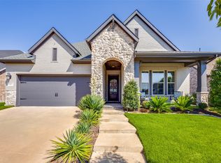 1812 Leo Dr, Van Alstyne, TX 75495