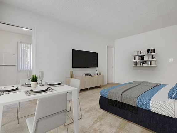 2nd image of 1717 Ocean Park Blvd #17-07