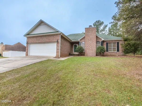303 Hunters Ridge Dr, Byron, GA 31008