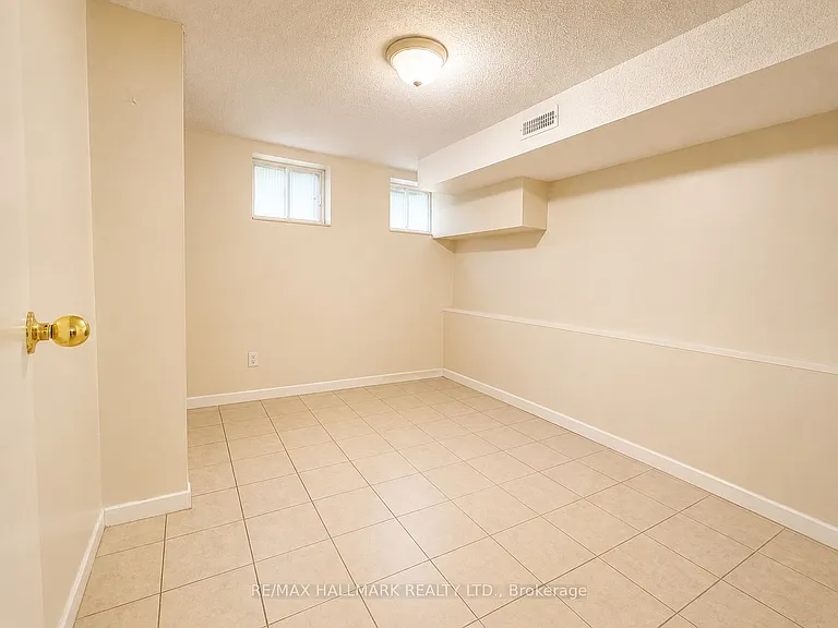740 Kennedy Rd #31 — Photo 19