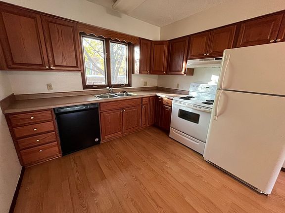3rd image of 615 6th St NE #8