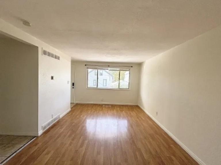 615 E 700 S #5 — Photo 15