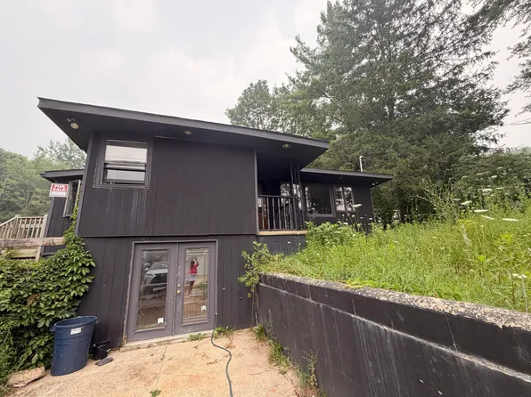 149 Peterson Dr, Gobles, MI 49055