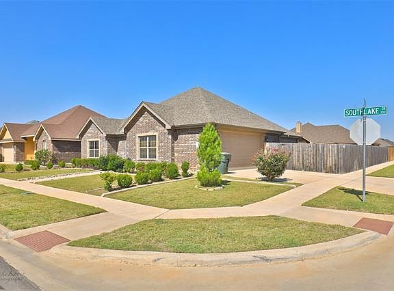 3rd image of 382 Southlake Dr