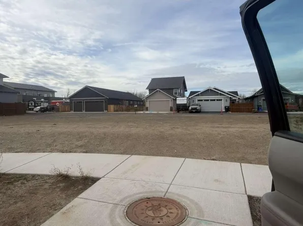863 NW 18th Ct #117, Redmond, OR 97756