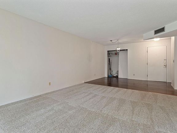 4th image of 120 Demont Ave E APT 212