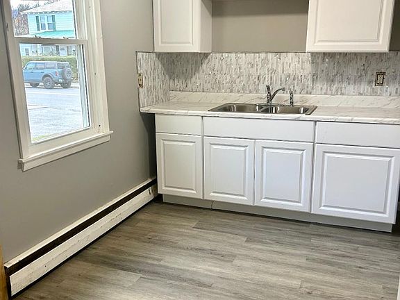 4th image of 349 Safford St APT 3