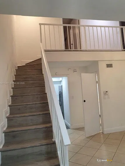 3 bed, 2.0 bath, 1330 sqft, $2,850 — Photo 3