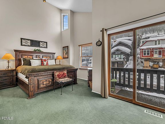 5th image of 1010 Empire Ave