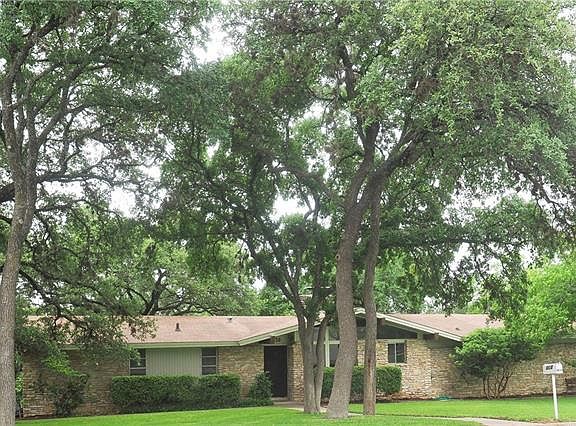 3rd image of 4830 Rollingwood Dr
