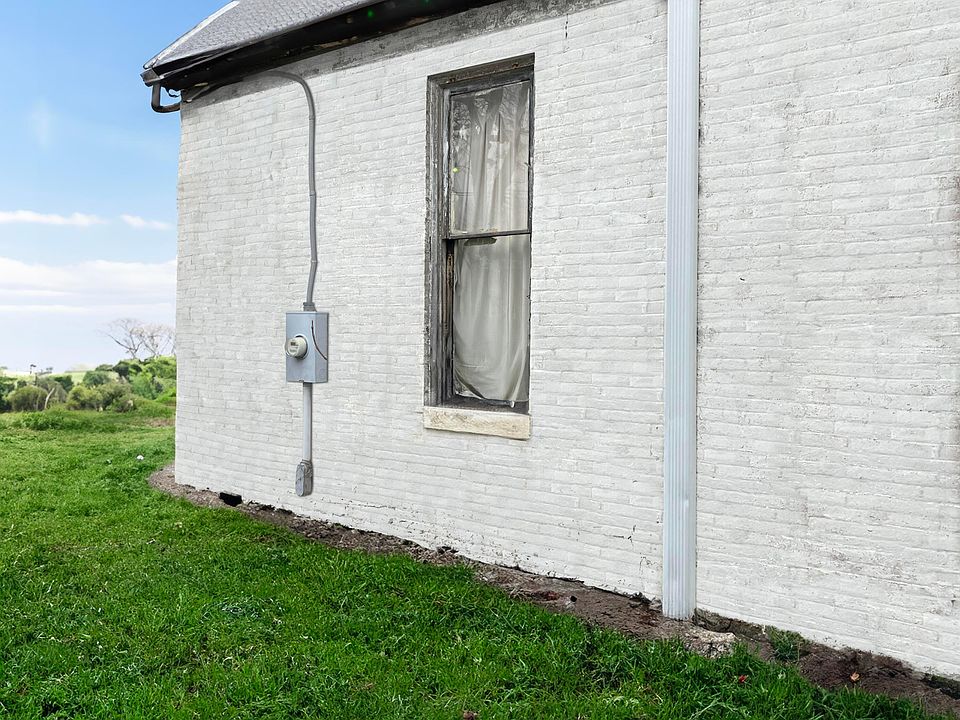 2nd image of 158 N Jackson St