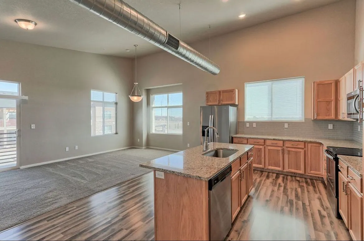 Building Photo - 2960 Kincaid Dr #204