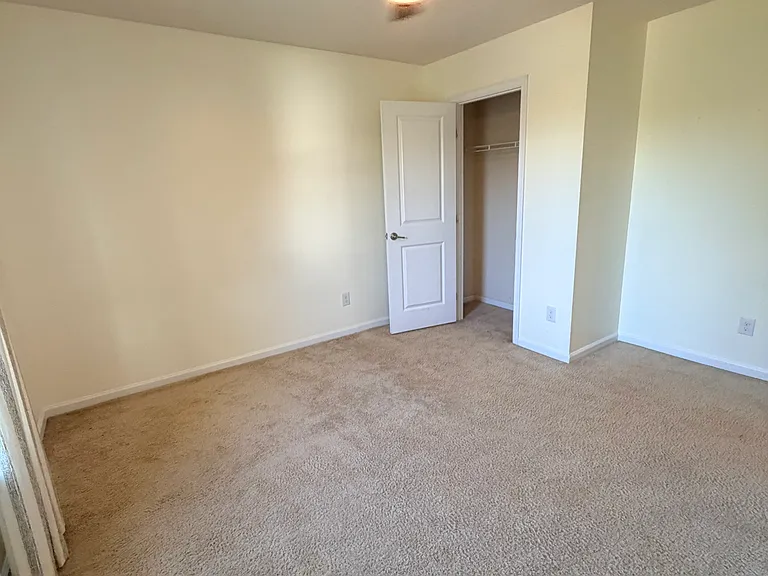 5816 Selkirkshire Rd — Photo 33