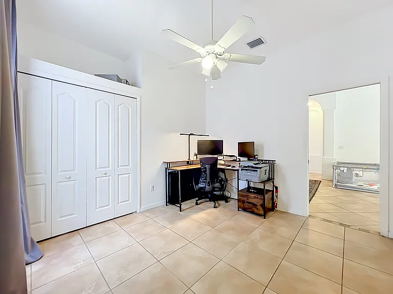 2125 Emerald Green Cir — Photo 33