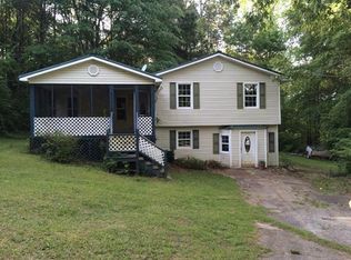 208 Leisure Cove Dr, Lagrange, GA 30240