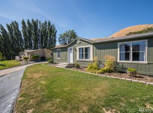 1698 Sunset Dr, Wenatchee, WA 98801