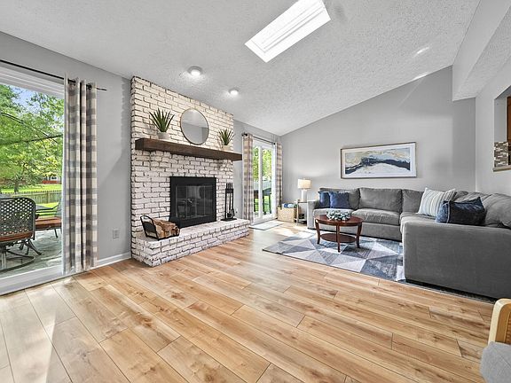 4th image of 3851 Saddlebrook Ct