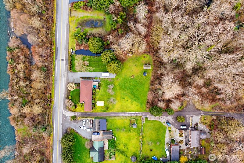 5th image of 15408 SE Jones Road