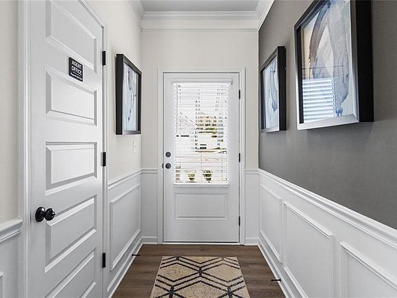 3rd image of 2390 Ravencliff Dr