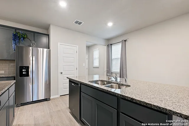Building Photo - 259 Kinsley Way