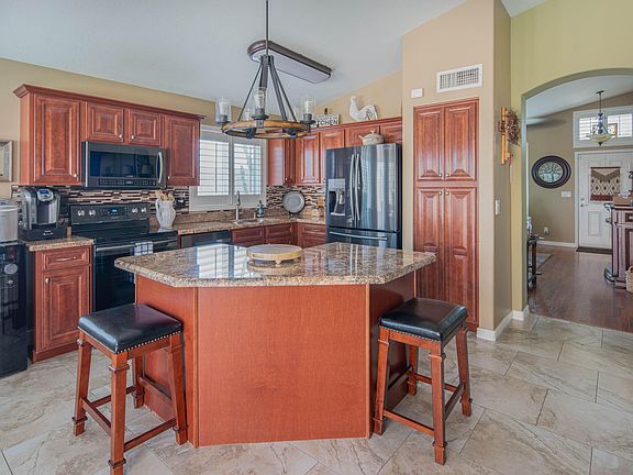 4th image of 2562 E Wescott Dr