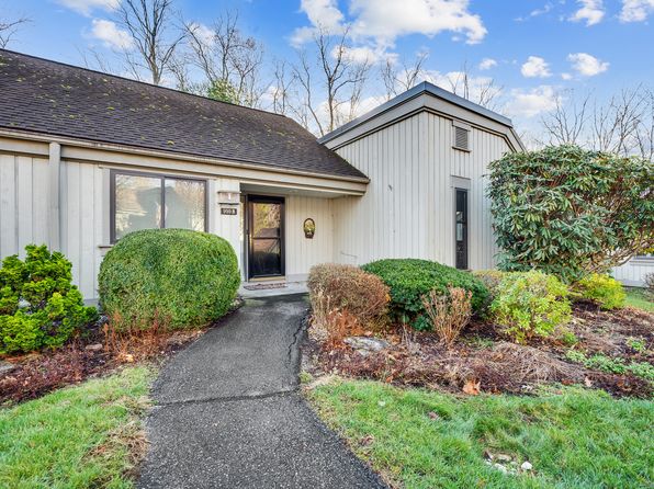 999 Heritage Vlg #B, Southbury, CT 06488