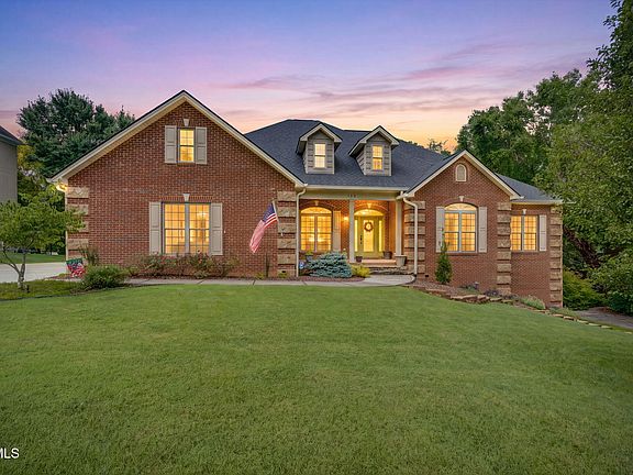 2nd image of 120 Reed Cir