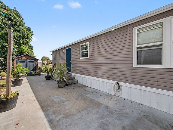 4th image of 1700 SW 66th Avenue